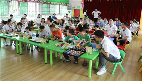 冶建青年走進(jìn)兒童福利院，帶去愛的“綠動”