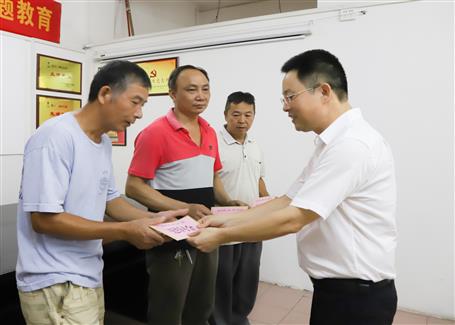 【“雙節(jié)”慰問(wèn)】聲聲問(wèn)候顯溫馨 聲聲祝福傳真情