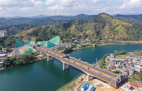 【奮戰(zhàn)四季度·決勝全年穩(wěn)】三江宜陽大橋通車！