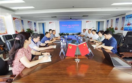 侯立林、李靜丹與廣西廣投臨港工業(yè)有限公司董事長麥勇軍舉行工作會談