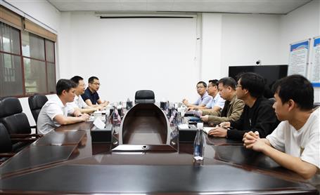 賴海標(biāo)到柳州城建集團進行工作會談