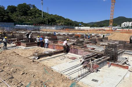 【奮戰(zhàn)三季度 打贏攻堅戰(zhàn)】戰(zhàn)高溫?fù)屵M(jìn)度 抓生產(chǎn)建設(shè)忙